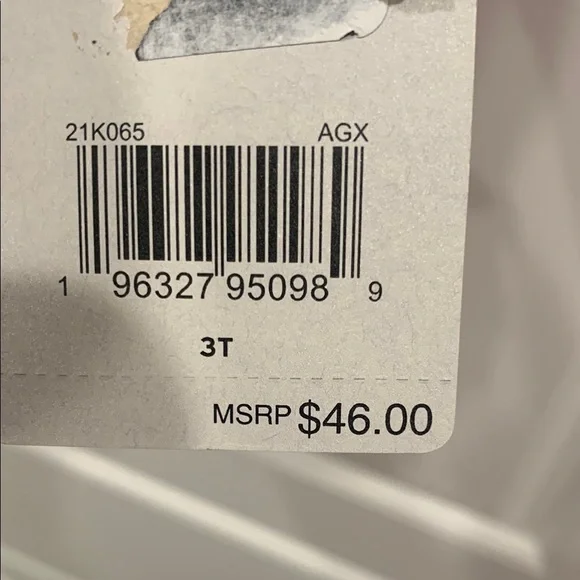 Levi's Girls Two Piece Short Sleeve Tee with shorts - Picture 5 of 8